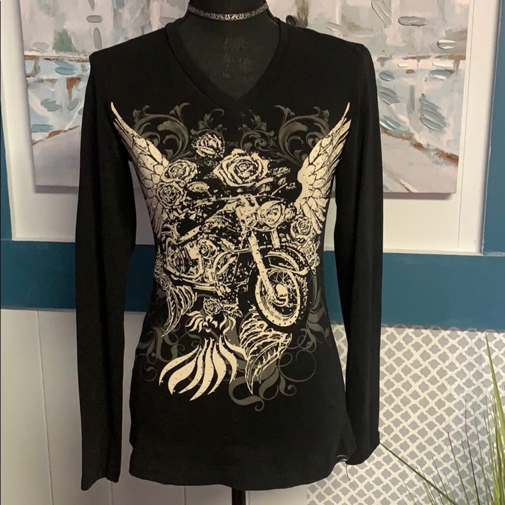 Long sleeved Graphic Tee